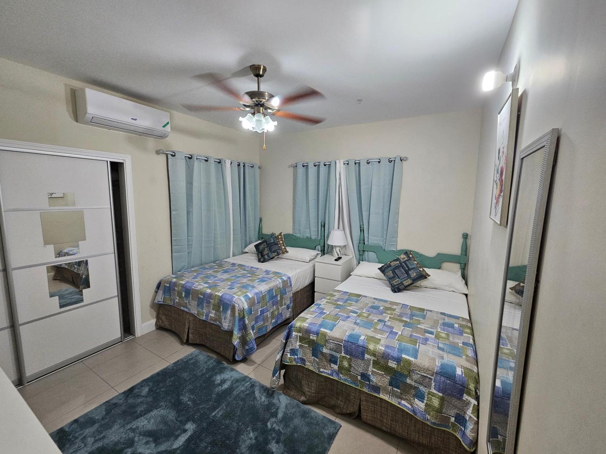 Summer Breeze Villa Lucea Dış mekan fotoğraf